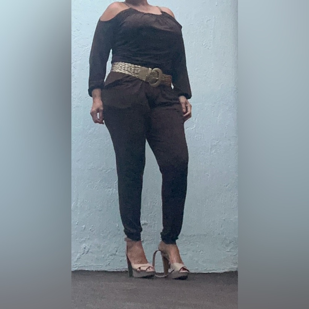Michael Kors jumpsuit size Small. I barely wear it . No signs of damage.